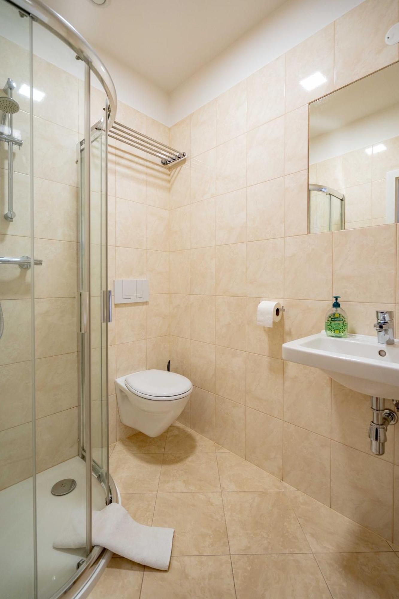 Hotel Volf Prestice ภายนอก รูปภาพ