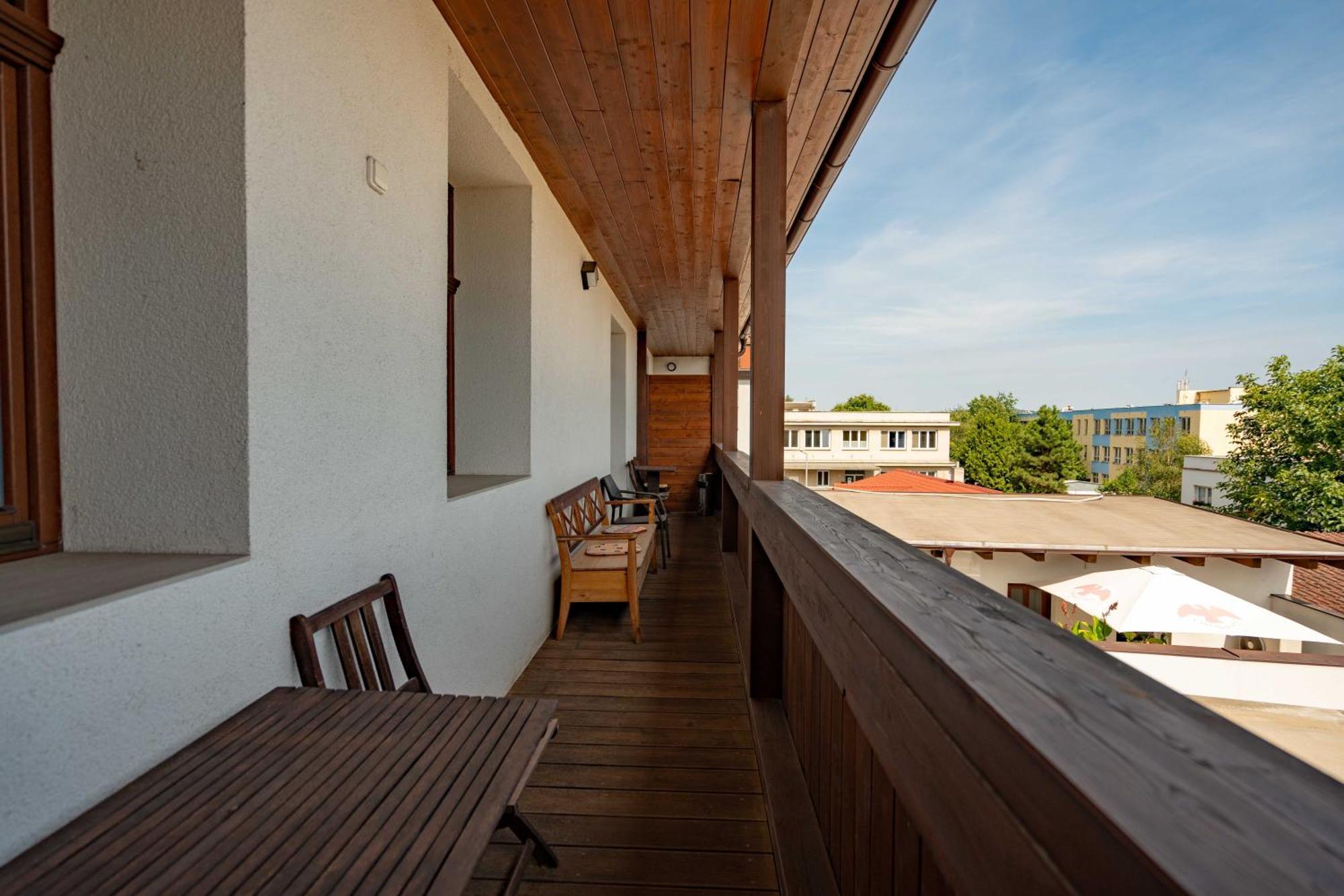 Hotel Volf Prestice ภายนอก รูปภาพ